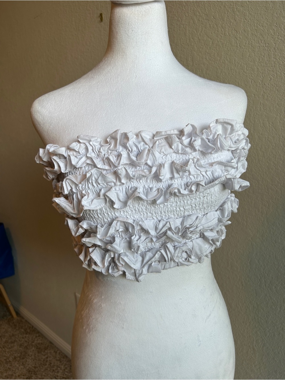 AMERICAN THREADS White Ruffled Tube Top Size Medium